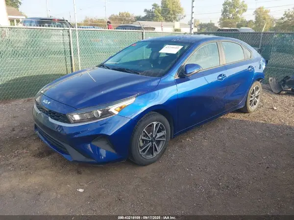 3KPF24AD1NE472493 2022 KIA FORTE - Image 2