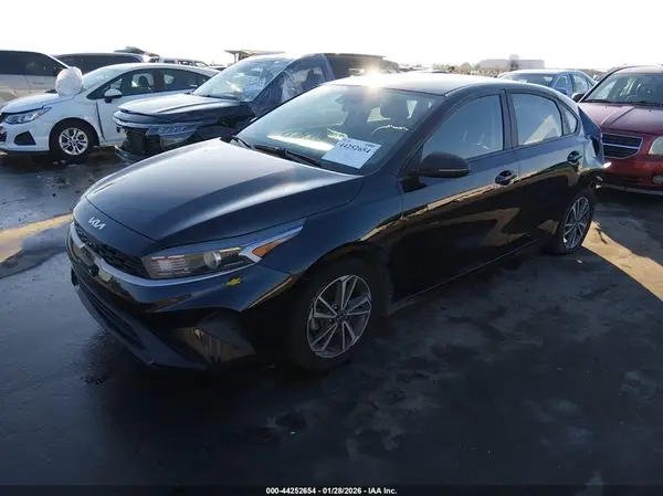 3KPF24AD1NE474793 2022 KIA FORTE - Image 2