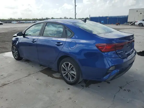 3KPF24AD1NE475393 2022 KIA FORTE - Image 2