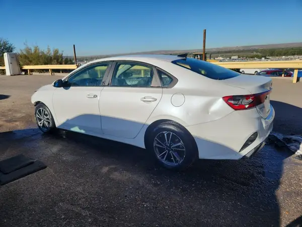 3KPF24AD1NE479265 2022 KIA FORTE - Image 2
