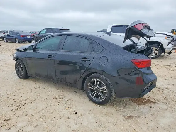 3KPF24AD1NE481436 2022 KIA FORTE - Image 2