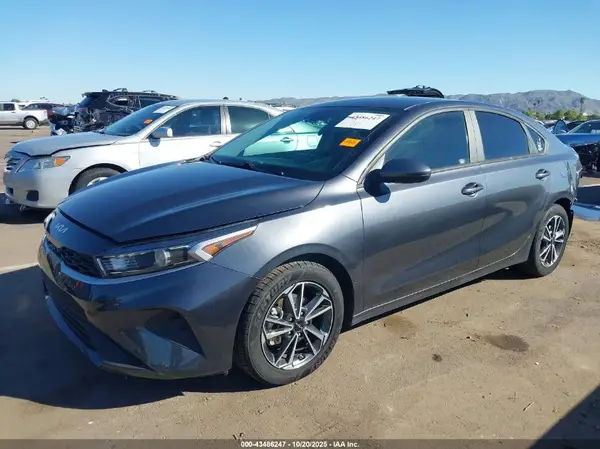 3KPF24AD1NE485275 2022 KIA FORTE - Image 2