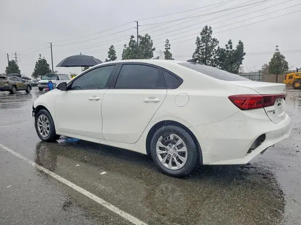 3KPF24AD1NE485809 2022 KIA FORTE - Image 2