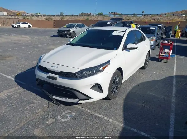 3KPF24AD1NE493635 2022 KIA FORTE - Image 2