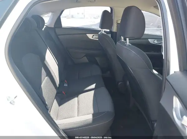 3KPF24AD1NE493635 2022 KIA FORTE - Image 8