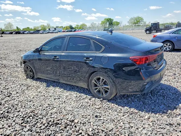 3KPF24AD1NE495613 2022 KIA FORTE - Image 2