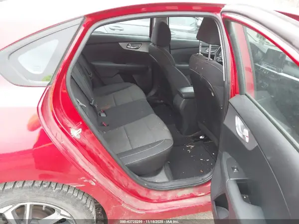 3KPF24AD1NE496499 2022 KIA FORTE - Image 8