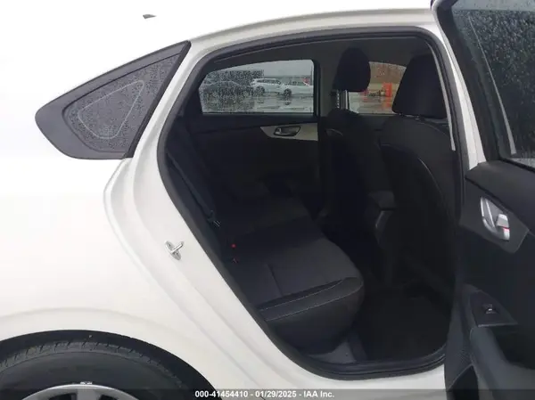 3KPF24AD1NE498902 2022 KIA FORTE - Image 8