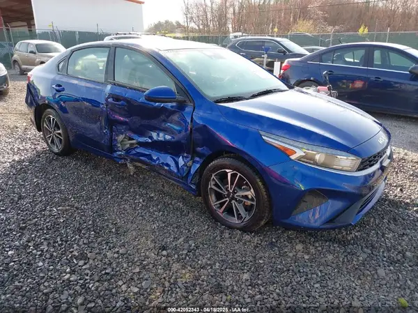 3KPF24AD1NE500860 2022 KIA FORTE - Image 1
