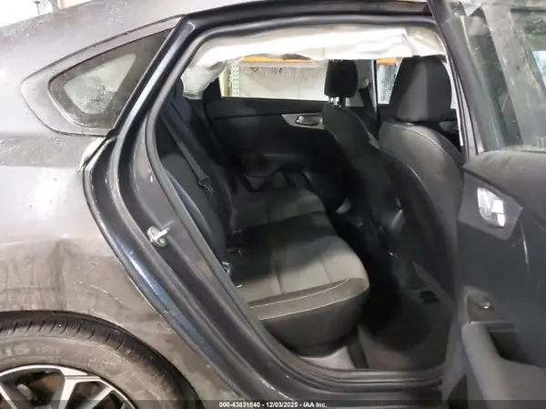 3KPF24AD1NE501118 2022 KIA FORTE - Image 8