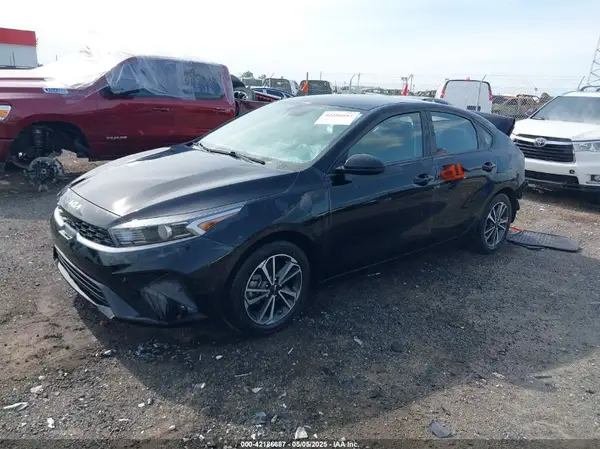 3KPF24AD1NE503709 2022 KIA FORTE - Image 2