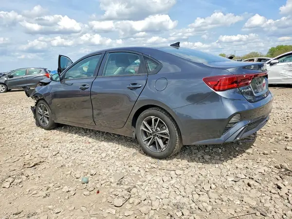 3KPF24AD1PE509366 2023 KIA FORTE - Image 2