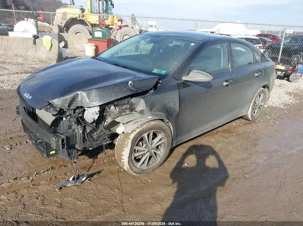 3KPF24AD1PE515331 2023 KIA FORTE - Image 2