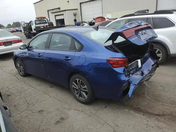 3KPF24AD1PE518133 2023 KIA FORTE - Image 2