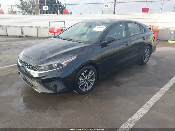 3KPF24AD1PE518469 2023 KIA FORTE - Image 2