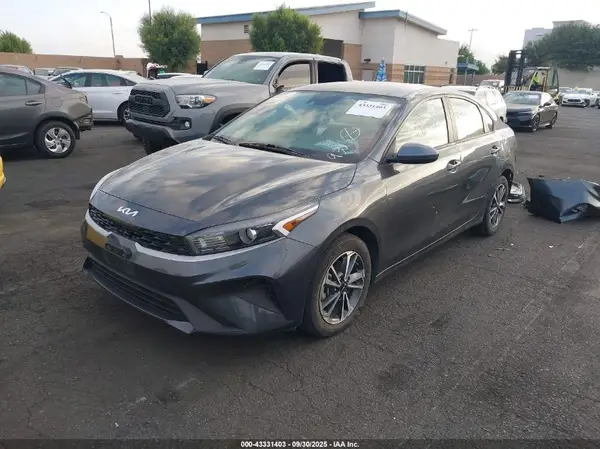 3KPF24AD1PE518911 2023 KIA FORTE - Image 2