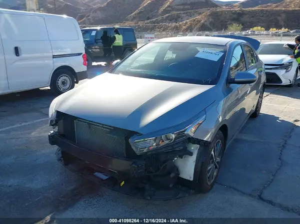3KPF24AD1PE520089 2023 KIA FORTE - Image 2