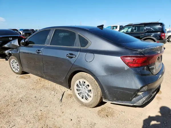 3KPF24AD1PE521369 2023 KIA FORTE - Image 2
