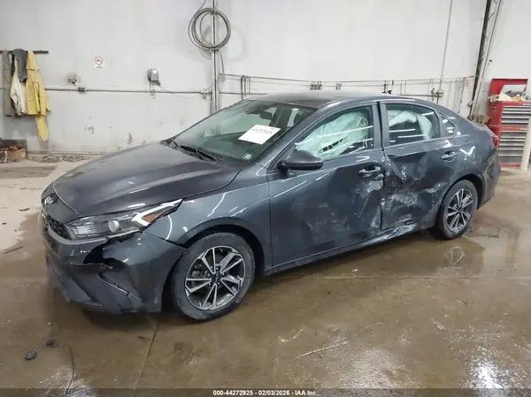 3KPF24AD1PE521825 2023 KIA FORTE - Image 2