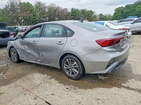 3KPF24AD1PE525339 2023 KIA FORTE - Image 2
