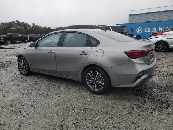 3KPF24AD1PE529486 2023 KIA FORTE - Image 2