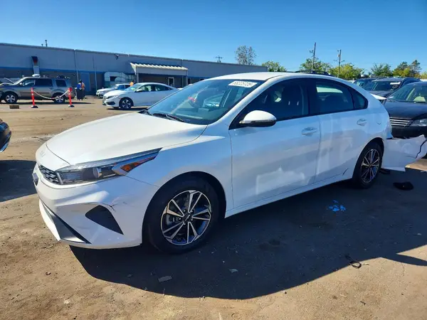 3KPF24AD1PE530685 2023 KIA FORTE - Image 1