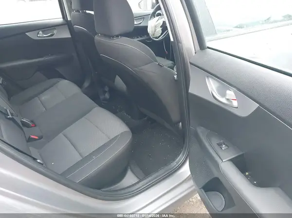 3KPF24AD1PE536695 2023 KIA FORTE - Image 8