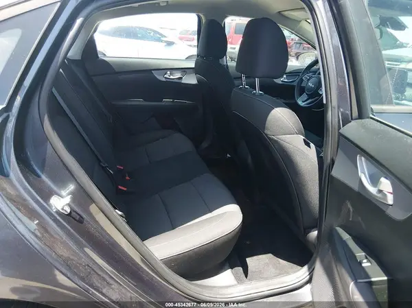 3KPF24AD1PE537975 2023 KIA FORTE - Image 8