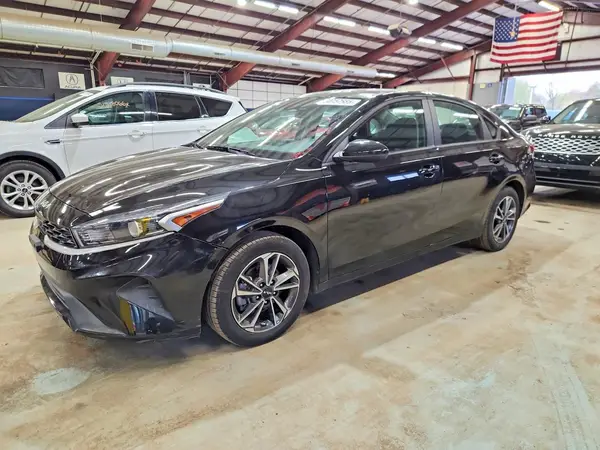 3KPF24AD1PE538382 2023 KIA FORTE - Image 1