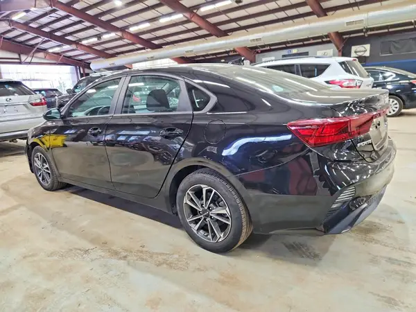 3KPF24AD1PE538382 2023 KIA FORTE - Image 2