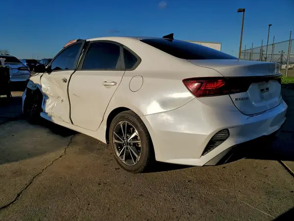 3KPF24AD1PE538480 2023 KIA FORTE - Image 2