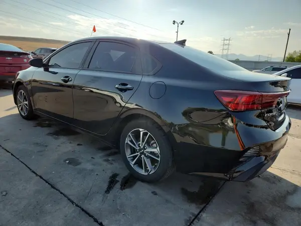 3KPF24AD1PE541167 2023 KIA FORTE - Image 2