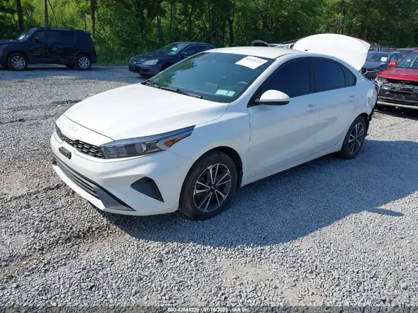 3KPF24AD1PE542870 2023 KIA FORTE - Image 2