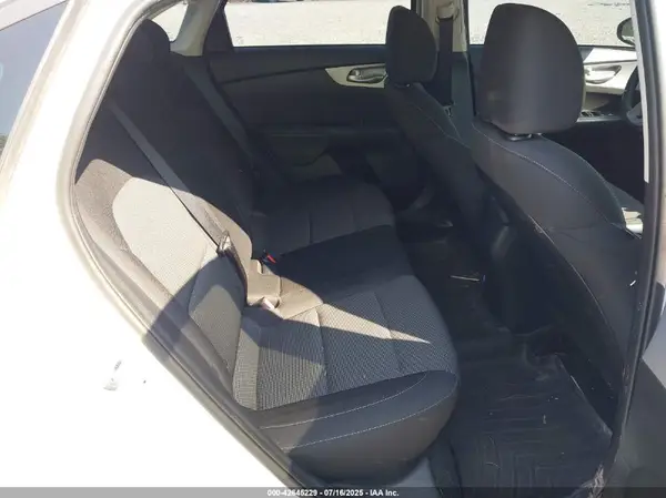 3KPF24AD1PE542870 2023 KIA FORTE - Image 8