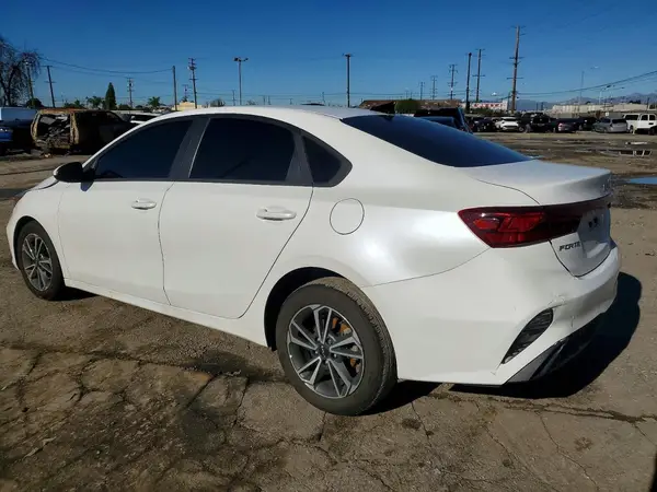 3KPF24AD1PE545848 2023 KIA FORTE - Image 2