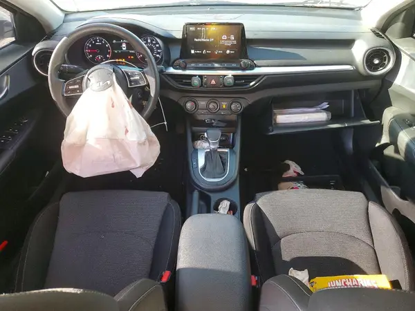 3KPF24AD1PE545848 2023 KIA FORTE - Image 8