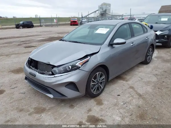 3KPF24AD1PE548359 2023 KIA FORTE - Image 2
