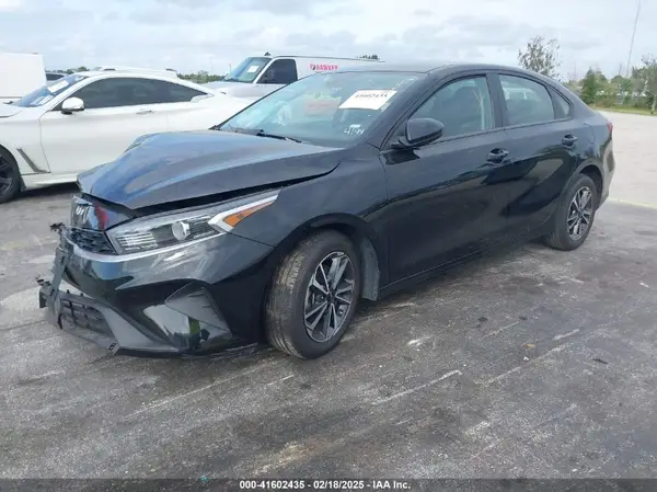 3KPF24AD1PE550452 2023 KIA FORTE - Image 2