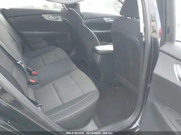3KPF24AD1PE550452 2023 KIA FORTE - Image 8