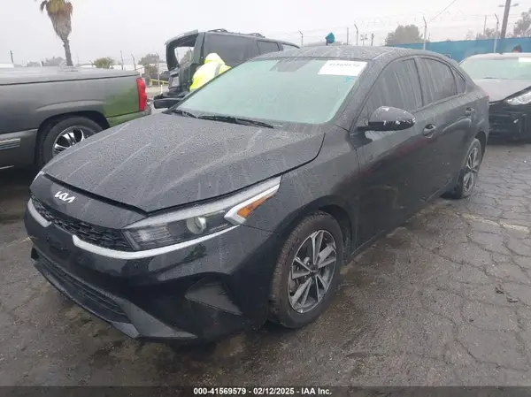 3KPF24AD1PE552525 2023 KIA FORTE - Image 2