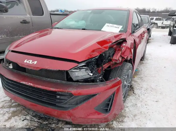 3KPF24AD1PE553965 2023 KIA FORTE - Image 2