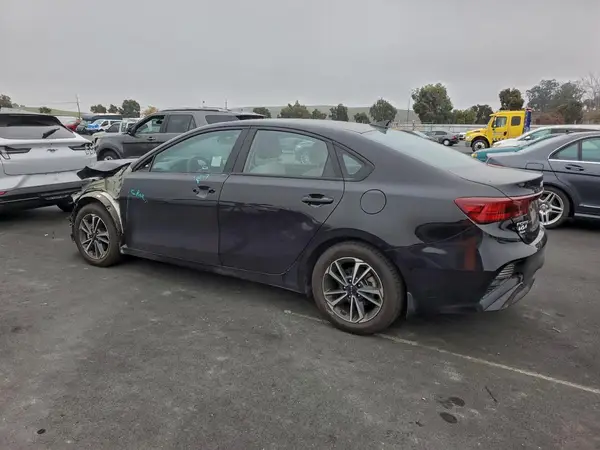 3KPF24AD1PE554226 2023 KIA FORTE - Image 2