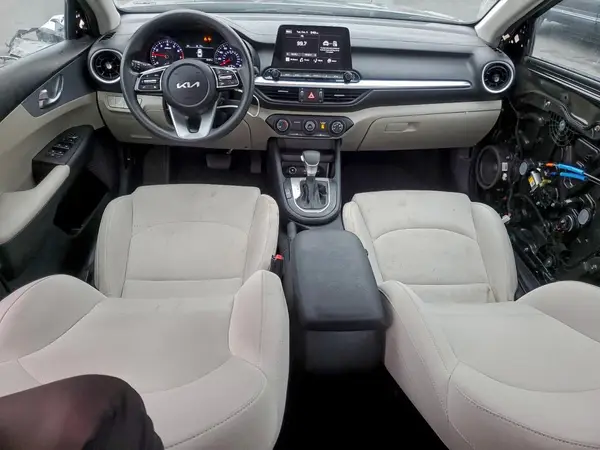 3KPF24AD1PE554226 2023 KIA FORTE - Image 8
