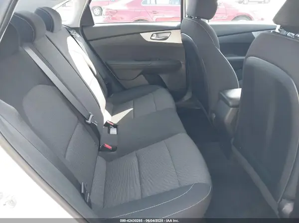 3KPF24AD1PE554811 2023 KIA FORTE - Image 8