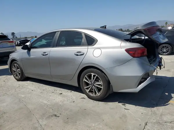 3KPF24AD1PE554842 2023 KIA FORTE - Image 2
