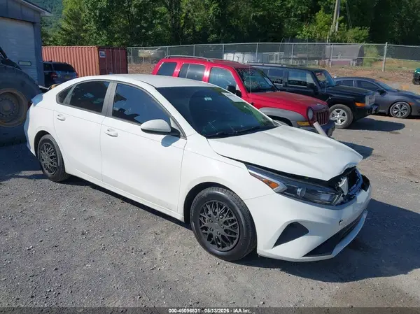 3KPF24AD1PE555246 2023 KIA FORTE - Image 1