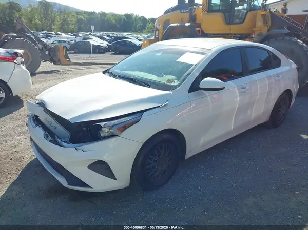 3KPF24AD1PE555246 2023 KIA FORTE - Image 2