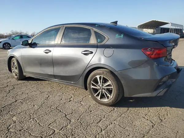 3KPF24AD1PE555277 2023 KIA FORTE - Image 2