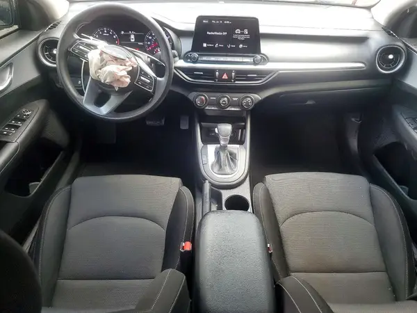 3KPF24AD1PE556140 2023 KIA FORTE - Image 8