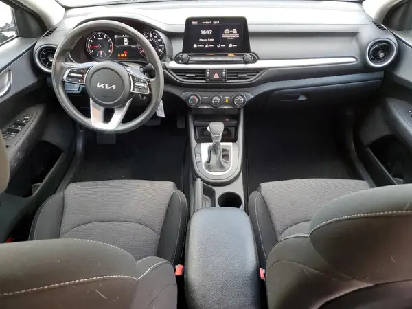 3KPF24AD1PE556400 2023 KIA FORTE - Image 8
